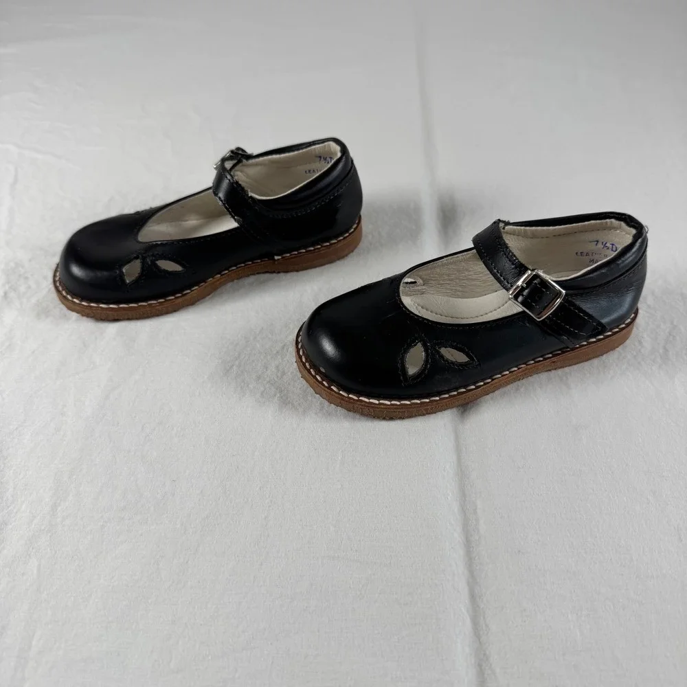 Amilio Girl's Size 7.5D‎ Black Leather Cutout Buckle Strap Mary Jane Shoes